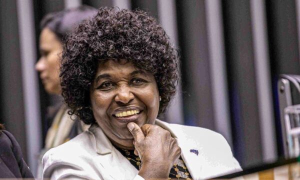 Paraná Pesquisas: Benedita lidera corrida ao Senado no Rio de Janeiro