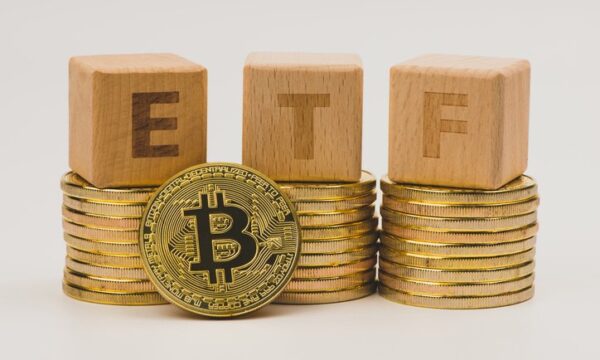 ETF brasileiro passa a replicar fundo de bitcoin da Ark e reduz taxa