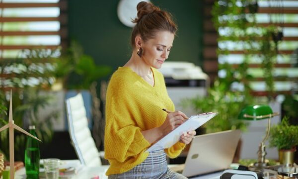 Pequenas empresas adotam agentes de IA mais rápido que as grandes: ent