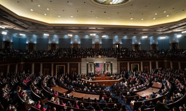 Senado dos EUA divulga versão final do Clarity Act com regra de ética para Trump antes de votação decisiva