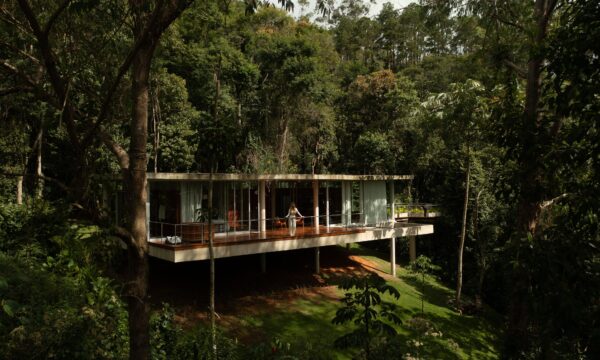 O novo luxo é sustentável: viajantes trocam resorts cinco-estrelas por cabanas na natureza