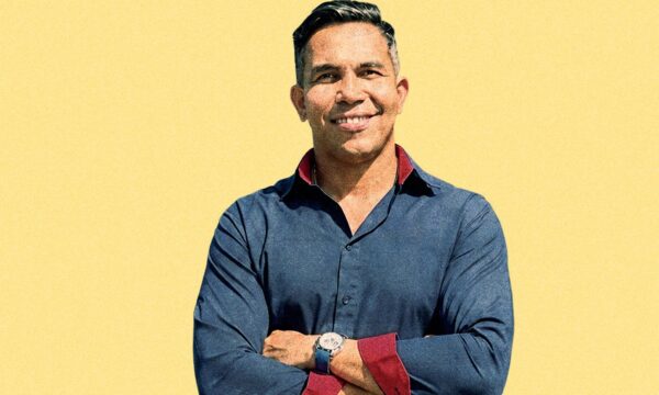 Ele começou com um caminhão e hoje comanda uma das empresas de logísti