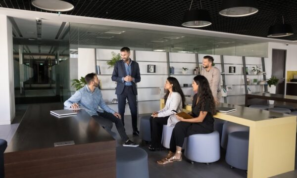 Como a arquitetura dos escritórios pode ajudar empresas a atender à NR-1
