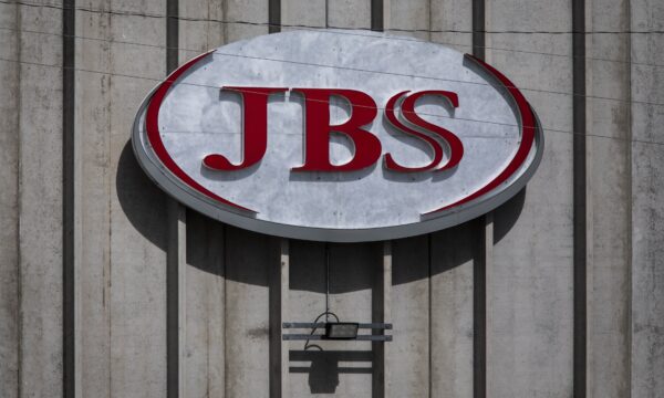 JBS e VIVA firmam acordo para criar empresa conjunta de couro