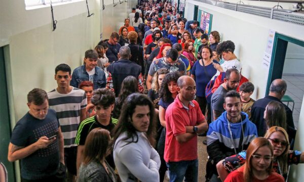 918 mil eleitores: diáspora brasileira pelo mundo pode ter seu maior peso eleitoral esse ano