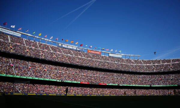 Roleta-russa financeira: Barcelona gasta o que não tem e vê dívidas chegarem aos R$ 12,6 bi