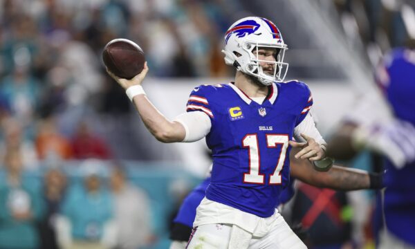 O que está de errado no gramado desse time 5 vezes vice-campeão da NFL