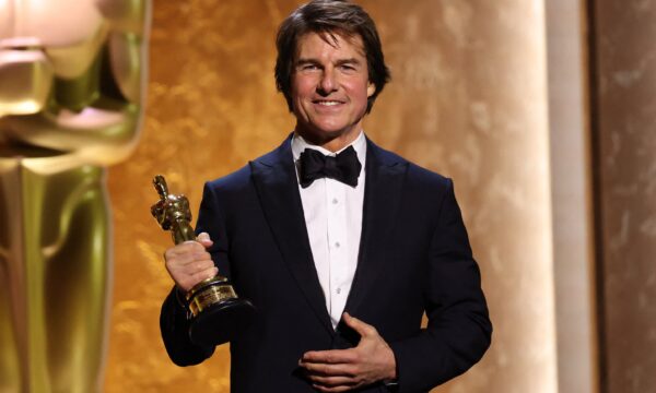 Tom Cruise defende a compra da Warner pela Paramount