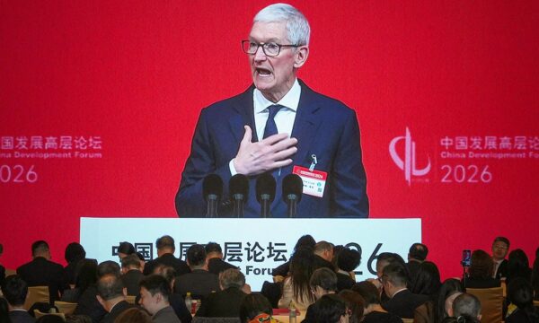 Sem Tim Cook no comando, como fica a Apple na China?