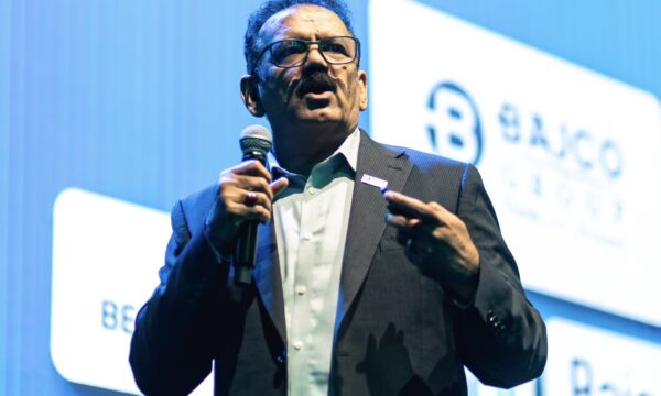 Ex-entregador de pizza lidera negócio de US$ 300 milhões e alerta para o ‘inferno’ das franquias