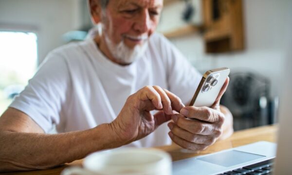 Número de idosos na internet cresceu 400% em menos de uma década