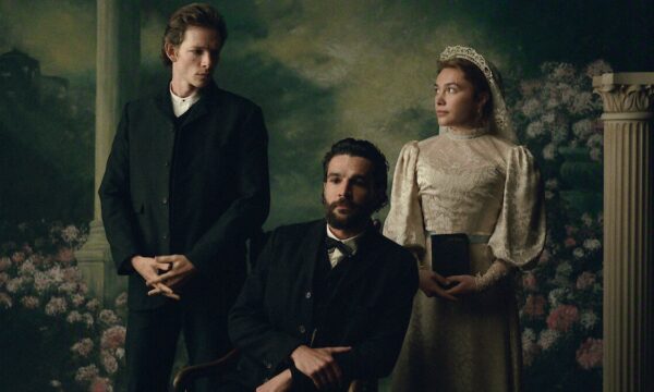 ‘A Leste do Éden’: que horas estreia a série com Florence Pugh na Netf