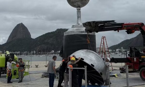 Taça de 9 metros de altura da Libertadores é impressa com técnica ‘car