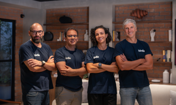 Agentes de IA se multiplicam e aumentam a urgência de criar um contexto único sobre o cliente