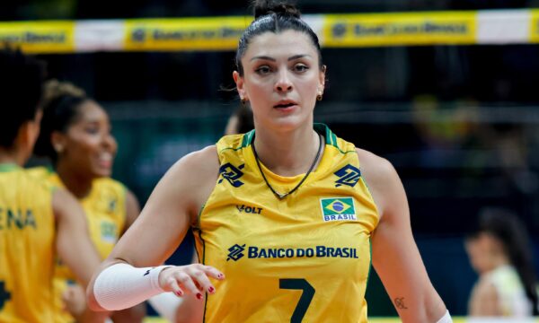 Rosamaria sofre lesão no joelho e desfalca Brasil no Pré-Olímpico