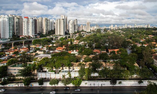 Quanto custa financiar a casa própria em setembro? Compare juros cobra