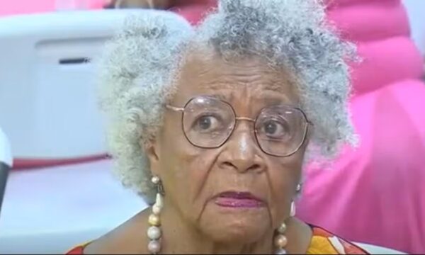 Hidroginástica e um livro por semana: mulher de 107 anos conta segredo da longevidade