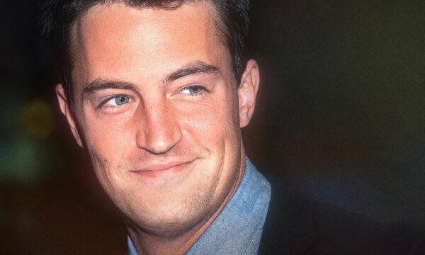 ‘Aquele sobre Matthew Perry’: Netflix divulga trailer de série documental sobre ator de Friends