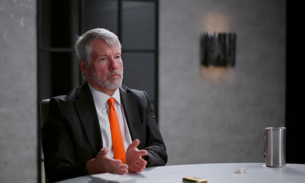 Michael Saylor se revolta contra queda do bitcoin após dado dos EUA