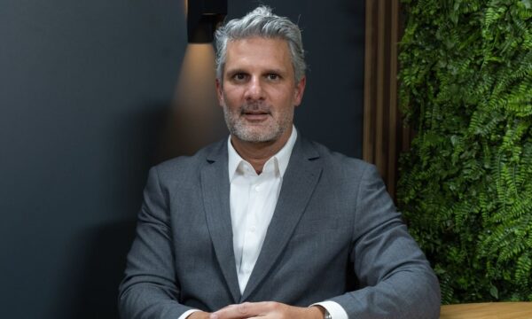 Aquisição de plataforma com 13 milhões de clientes marca estreia de no