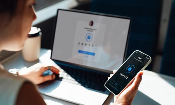 Autenticação de dois fatores: por que app autenticador é mais seguro q