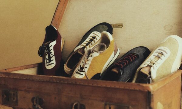 O tênis chinês sem logo que virou febre entre fashionistas