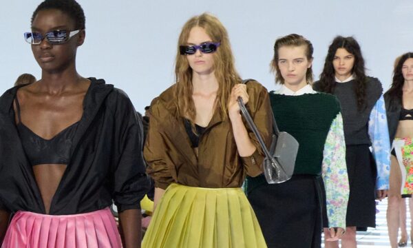 Milão aposta em arquivo, artesanato e novos nomes na semana de moda
