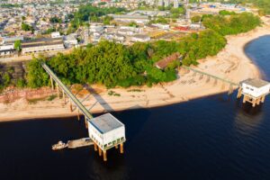 Manaus, coração da maior reserva de água do mundo, corre risco de seca