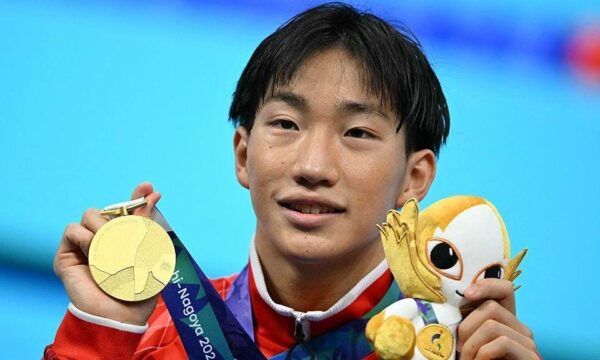 Japonês de 17 anos ‘choca’ mundo da natação com recorde nos 200m peito