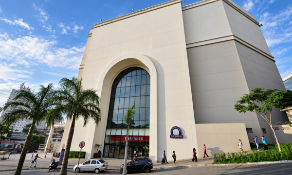 Saúde vira nova âncora dos shoppings e já responde por 10% das vendas