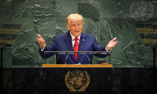 CNN, MS NOW e Politico vão processar governo Trump após banimento da C