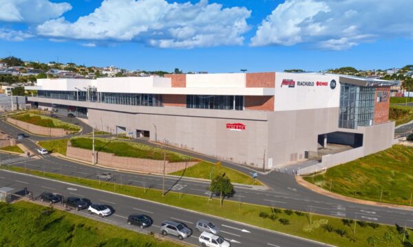 Shopping fatura R$ 100 mi no seu primeiro semestre de operações no Paraná