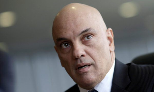 Juristas veem ‘promiscuidade’ em relação de Moraes com Vorcaro e defen
