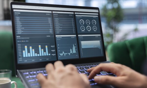 ChatGPT, Gemini ou Claude: qual IA ajuda melhor no Excel e no Google Sheets?