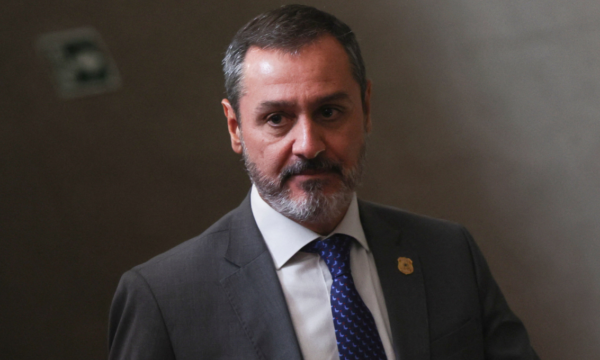 André Mendonça, do STF, afasta diretor-geral da PF sob alegação de mon