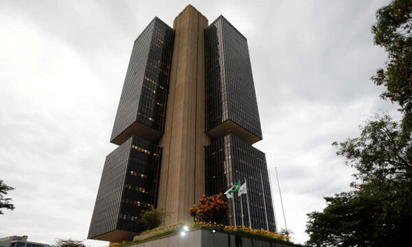 BC revisa déficit em conta corrente em 2025, de US$ 66,7 bi para US$ 67,4 bi