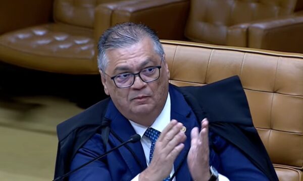Dino anula decisão de Mendonça no TSE e libera posts sobre Nossa Senhora Aparecida nas eleições
