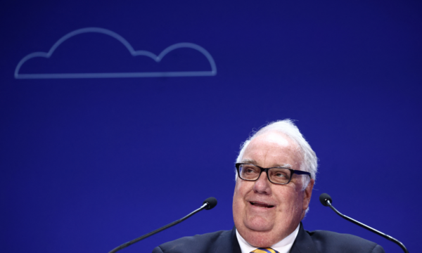 Sai Warren, entra Howard Buffett: O que muda na Berkshire Hathaway