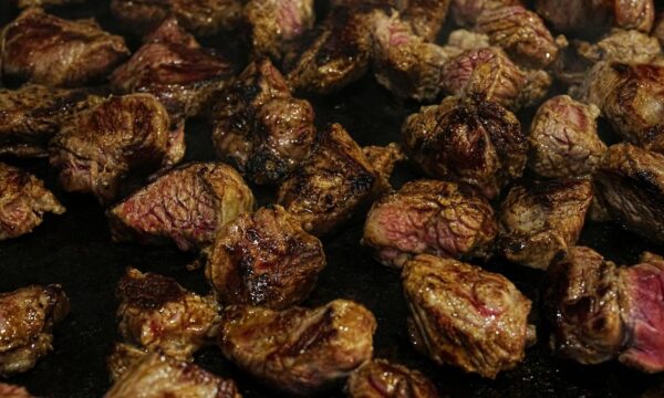 Brasil pode cumprir cota de carne bovina da China de 2027 até abril, avalia Abiec