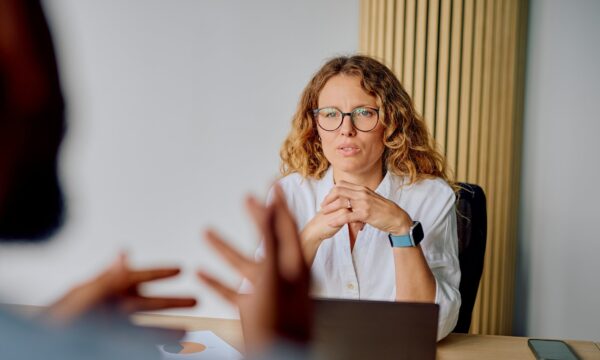 Mulheres ocupam 16% dos assentos em conselhos de administração — mas como aumentar o número?