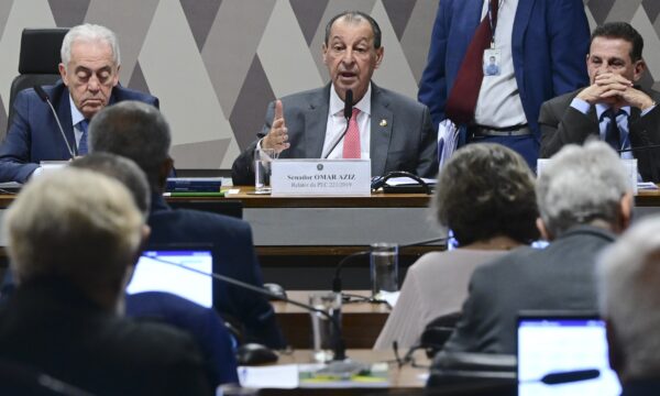 Comissão do Senado aprova PEC do fim da escala 6×1