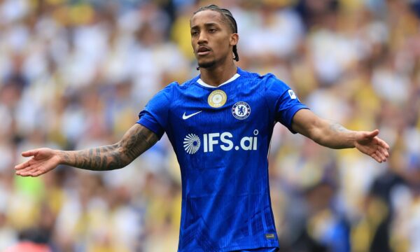 Convocado por Ancelotti, João Pedro é eleito o melhor jogador do mês n
