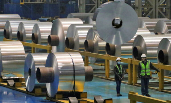 Atividade industrial da China acelera em agosto com melhora na demanda