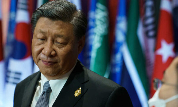 Xi Jinping defende laços econômicos maiores entre Brics para aumentar