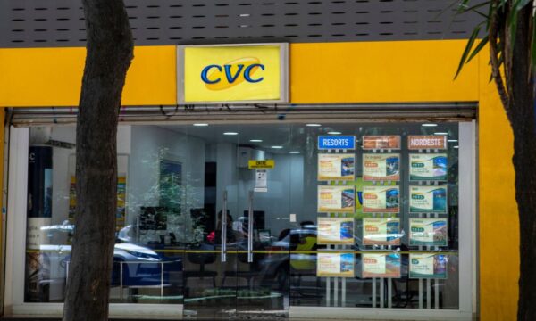 CVC (CVCB3) tem rating reafirmado pela Fitch em ‘BBB(bra)’ e perspecti