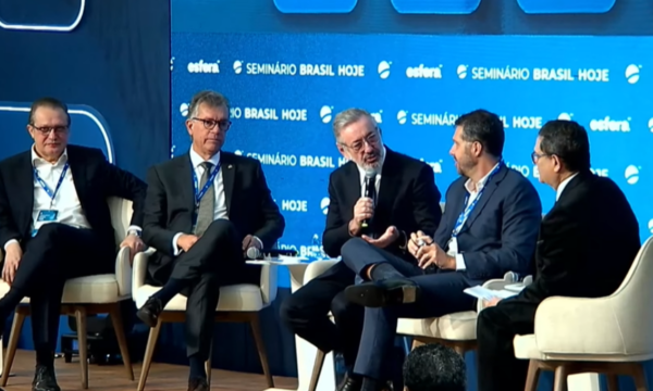 Brasil troca EUA por China, Vietnã e Indonésia e repõe perdas do tarifaço, diz ministro