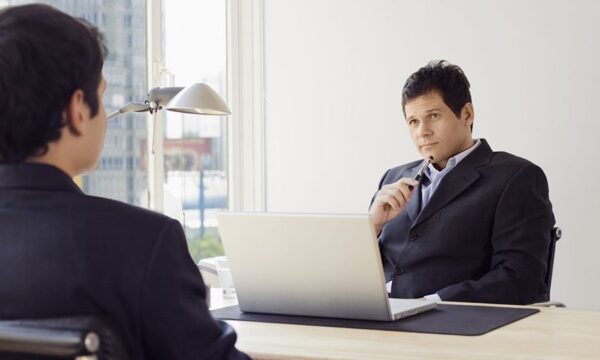 Cinco dicas para ter sucesso na primeira entrevista de emprego