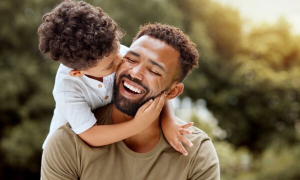 Dia dos Filhos: 20 frases para enviar no WhatsApp e compartilhar no In