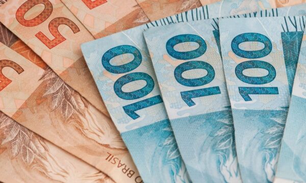 Dívida pública bate R$ 9,293 tri em agosto e reserva de liquidez cai 11,89%