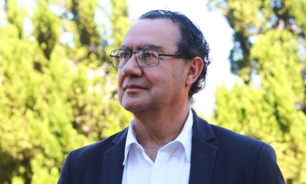 Augusto Cury tem 24% entre eleitores independentes, à frente de Lula (21%) e Flávio Bolsonaro (9%), diz pesquisa Quaest
